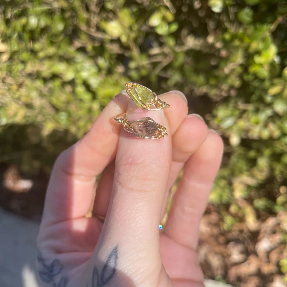 Pre order!! Peridot and black herk diamond Adjustable Ring - Picture 4 of 10